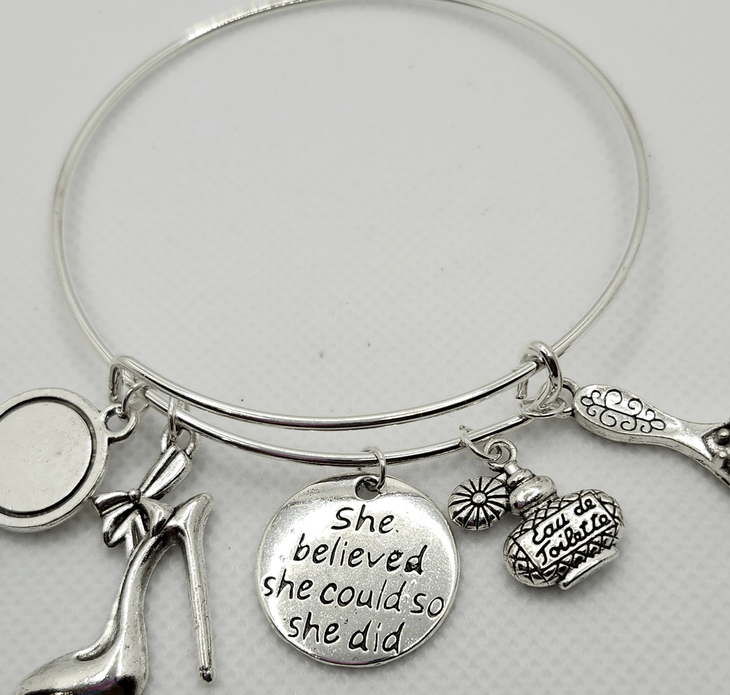 Glam Showcase Online Studio 